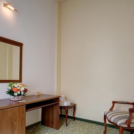 Hotel Central Πλοέστι Εξωτερικό φωτογραφία