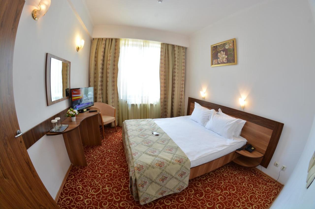 Hotel Central Πλοέστι Εξωτερικό φωτογραφία