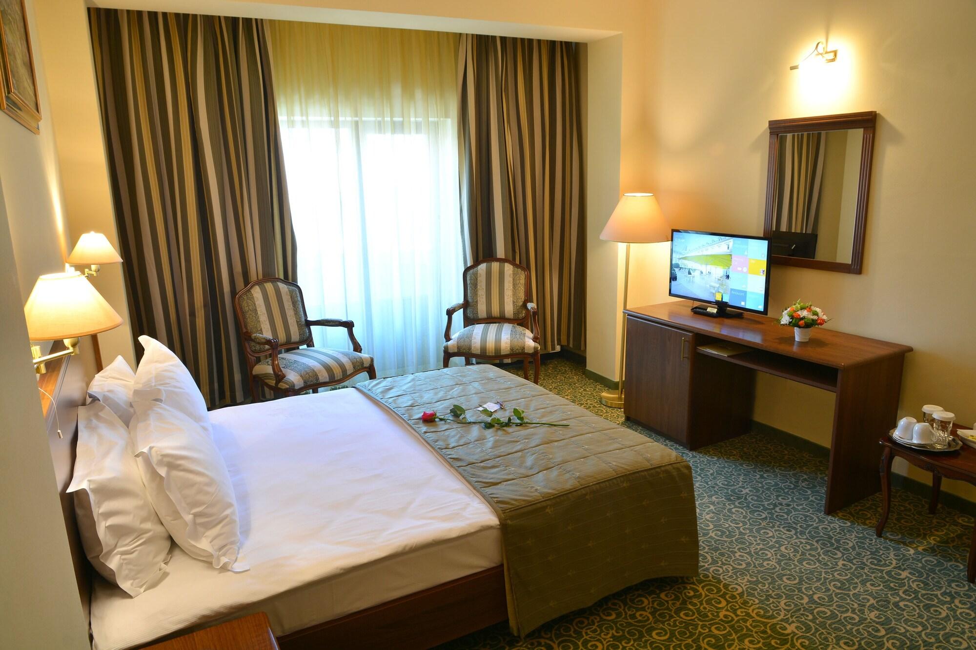 Hotel Central Πλοέστι Εξωτερικό φωτογραφία