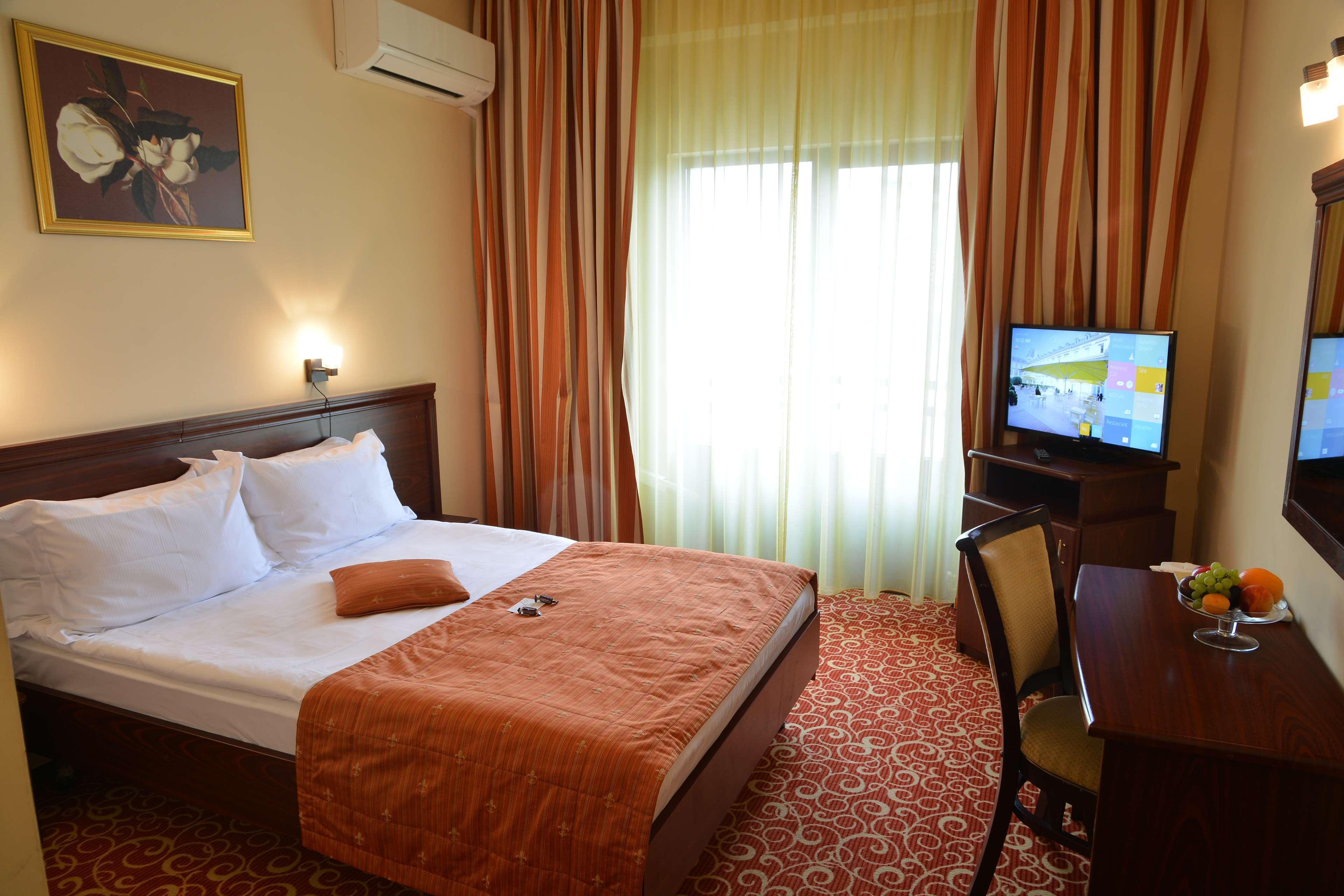 Hotel Central Πλοέστι Εξωτερικό φωτογραφία