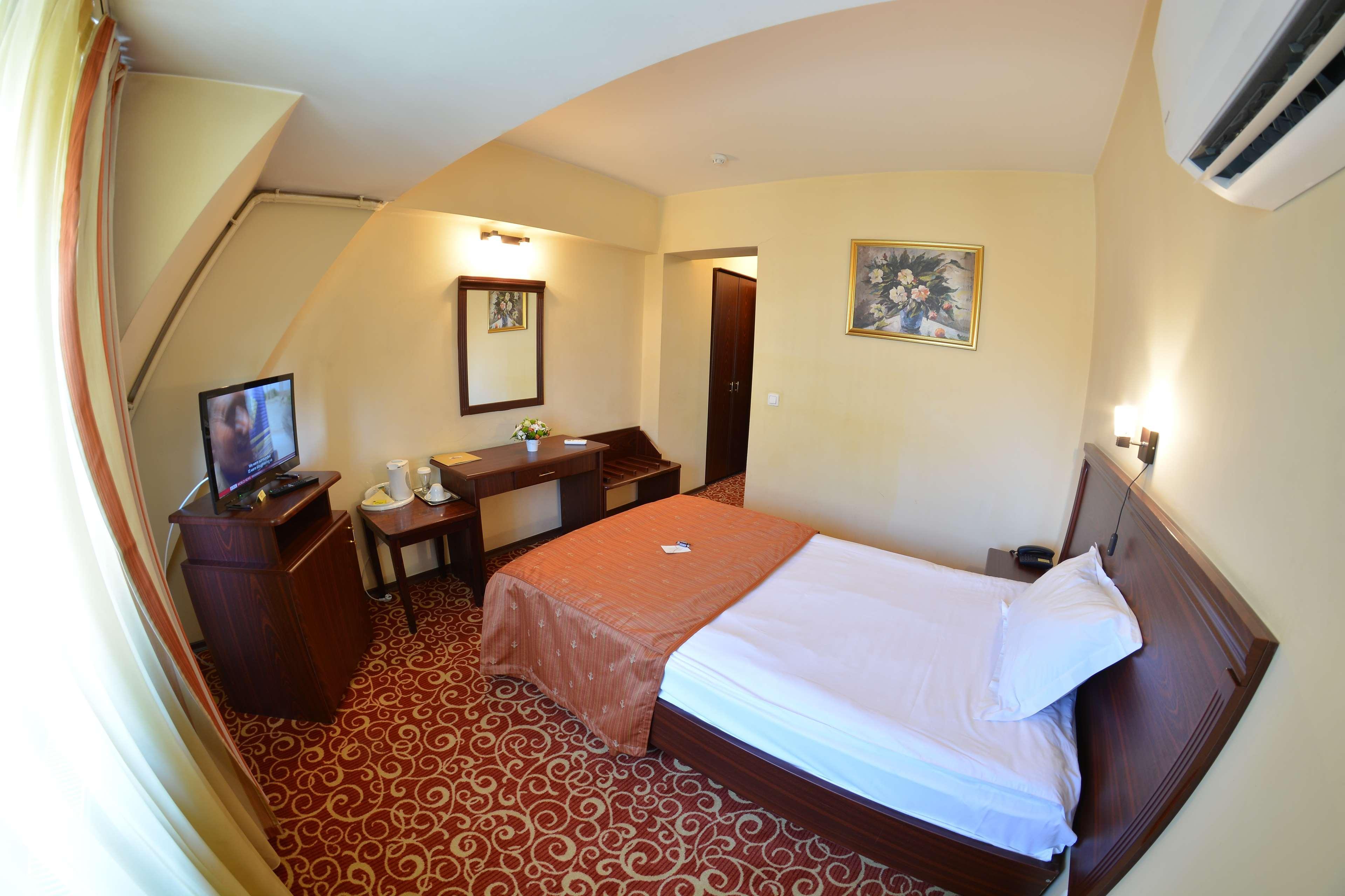 Hotel Central Πλοέστι Εξωτερικό φωτογραφία
