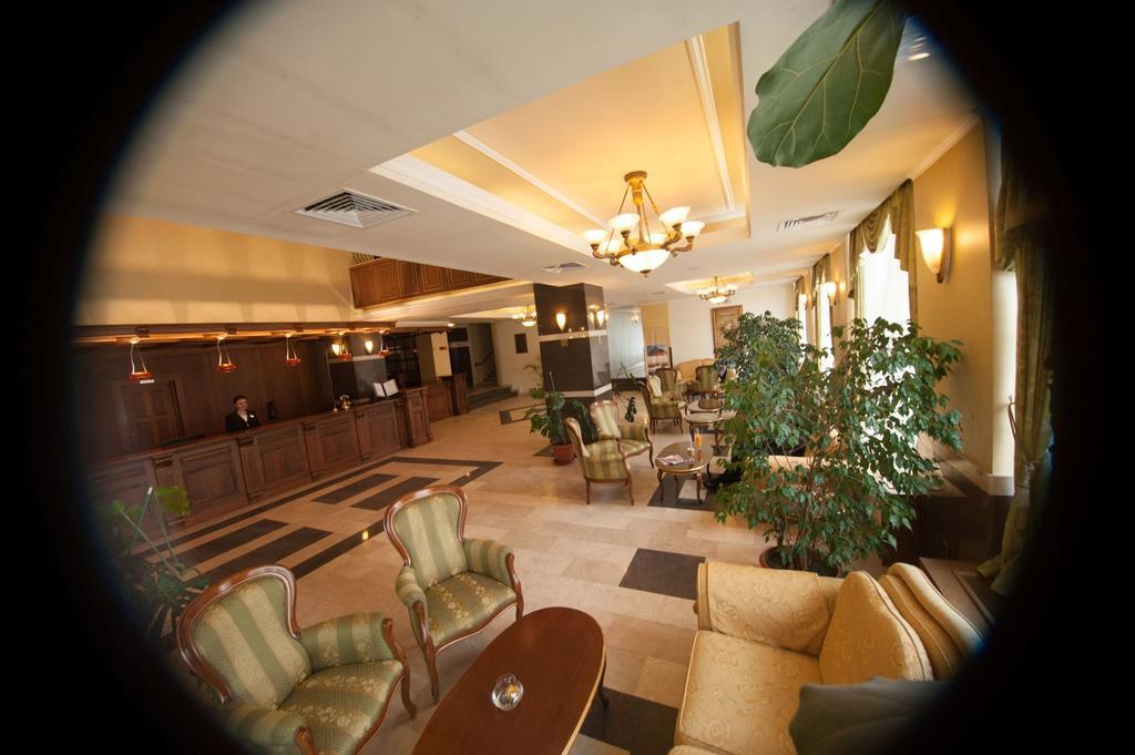 Hotel Central Πλοέστι Εξωτερικό φωτογραφία