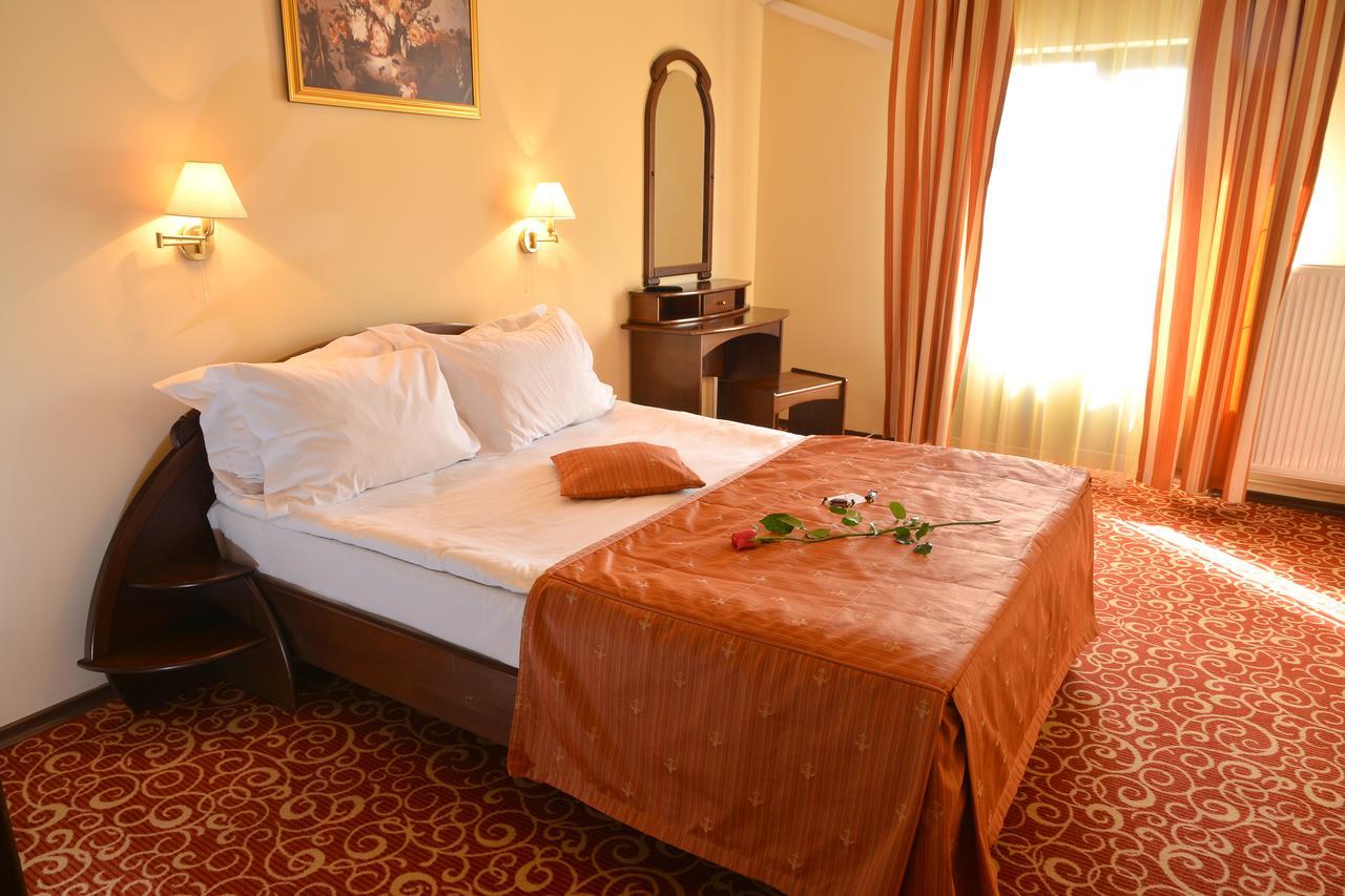 Hotel Central Πλοέστι Εξωτερικό φωτογραφία