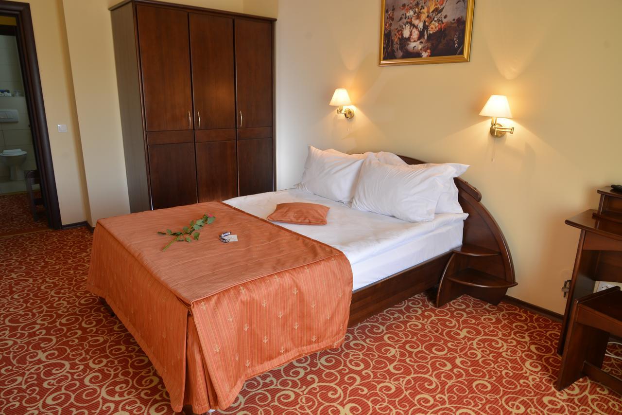 Hotel Central Πλοέστι Εξωτερικό φωτογραφία