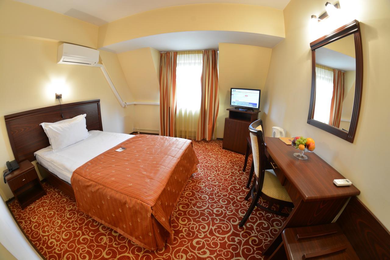Hotel Central Πλοέστι Εξωτερικό φωτογραφία