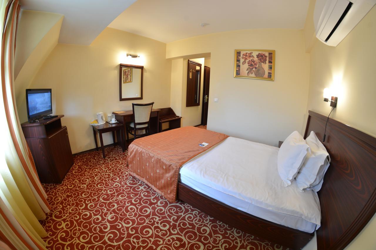 Hotel Central Πλοέστι Εξωτερικό φωτογραφία