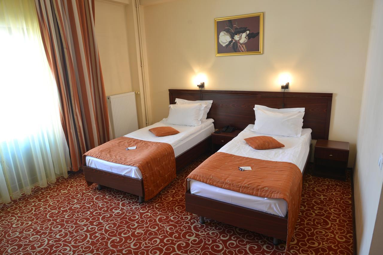 Hotel Central Πλοέστι Εξωτερικό φωτογραφία